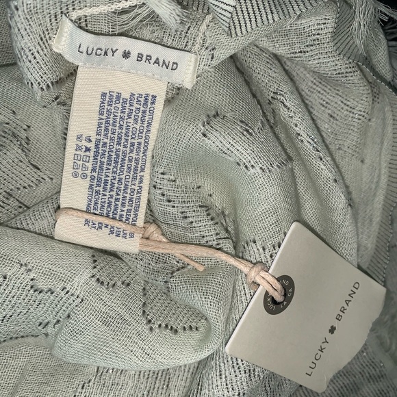 Lucky Brand open beach poncho, one size fits all - Picture 3 of 3